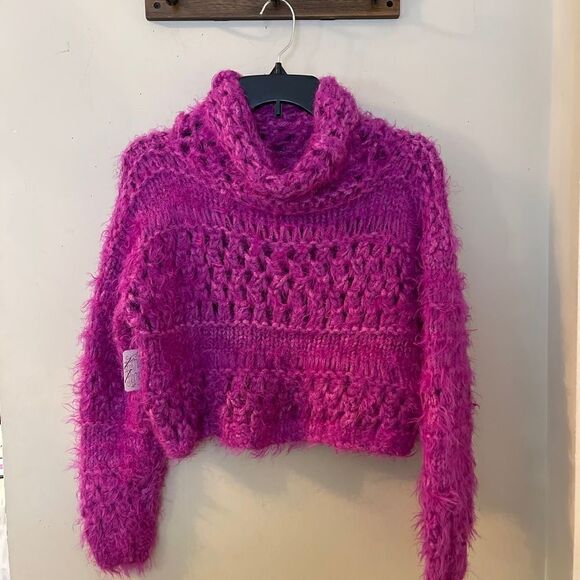 NWT FREE PEOPLE RUSTIC INN PULLOVER FUZZY CROP SWEATER - Picture 2 of 4